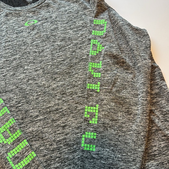 Oakley Gray Long Sleeve Tee with Green Accents - Picture 3 of 6